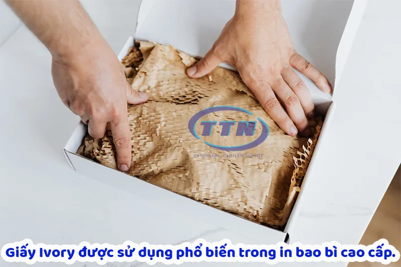 Giấy Ivory là gì? Phân loại, đặc điểm, ưu điểm, ứng dụng giấy Ivory chi tiết 5 Giấy Ivory được sử dụng phổ biến trong in bao bì cao cấp.