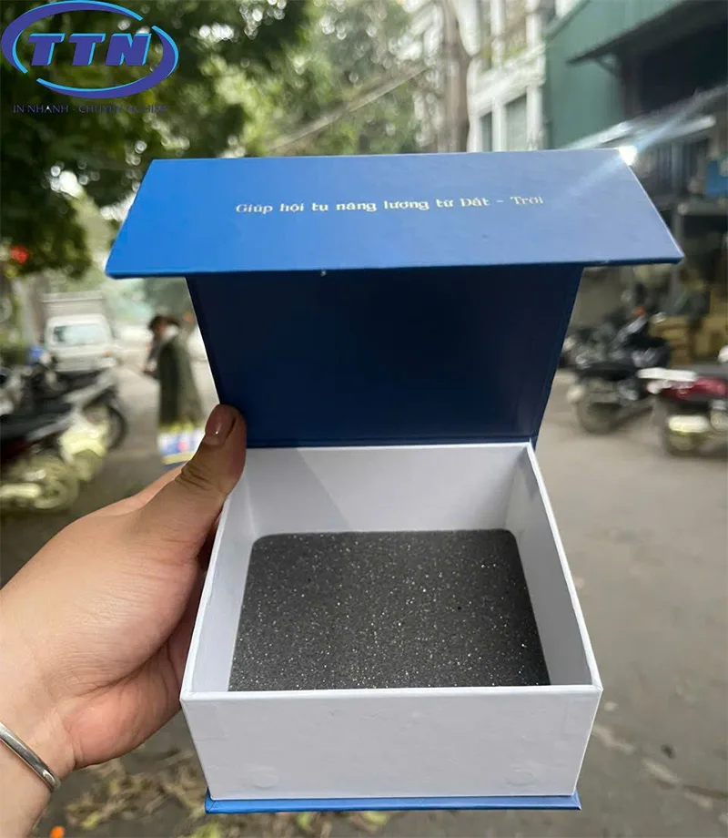In thùng giấy Carton giá rẻ, giao nhanh tại In Nhanh TTN 12 Thời gian in hộp giấy thùng carton tại In Nhanh TTN từ 3 đến 7 ngày tùy số lượng, có hỗ trợ in giao nhanh.